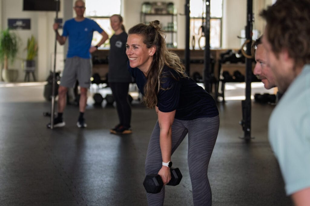 CFA dame dumbell snatch